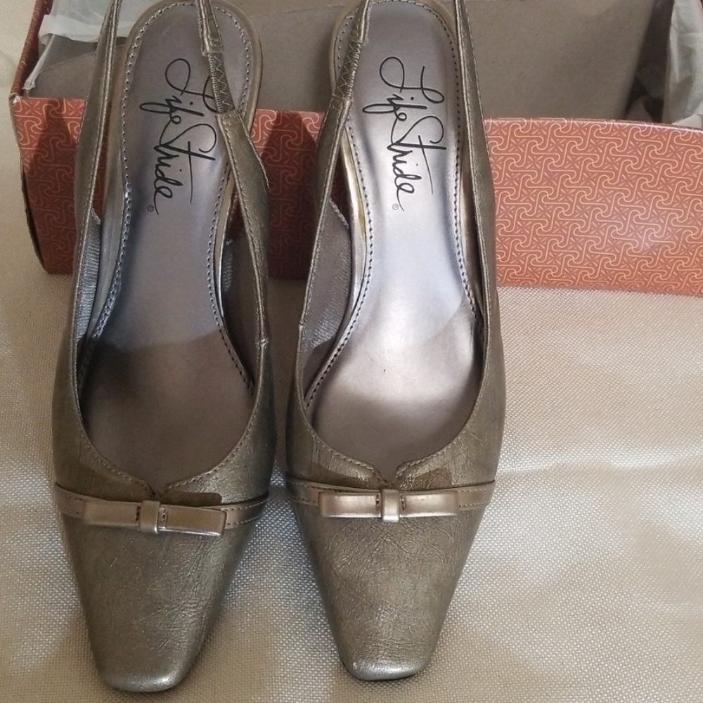 Shoes - Picture 3 of 5